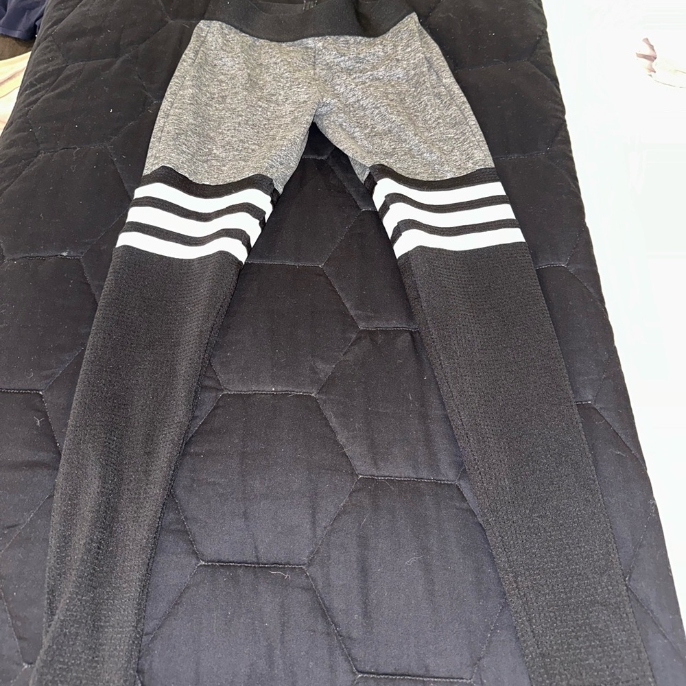 Bombshell Sportswear women’s Black and Gray Leggings